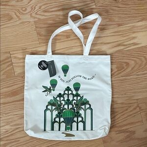 NWT Vera Bradley Wicked Land of Oz Tote Bag